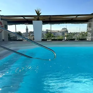 Becquer Hotel
