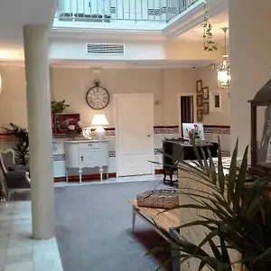 Le Petit Paris Guest house